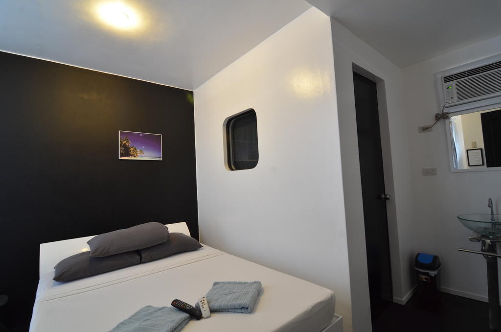 Island Nook Hotel Balabag  Chambre photo