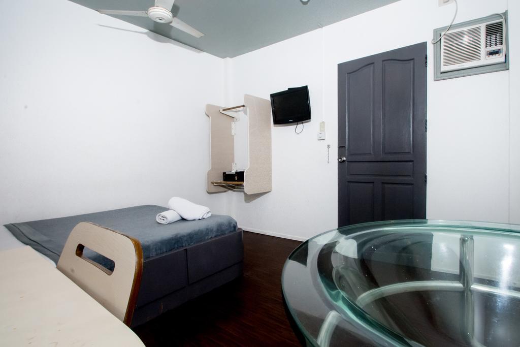 Island Nook Hotel Balabag  Extérieur photo