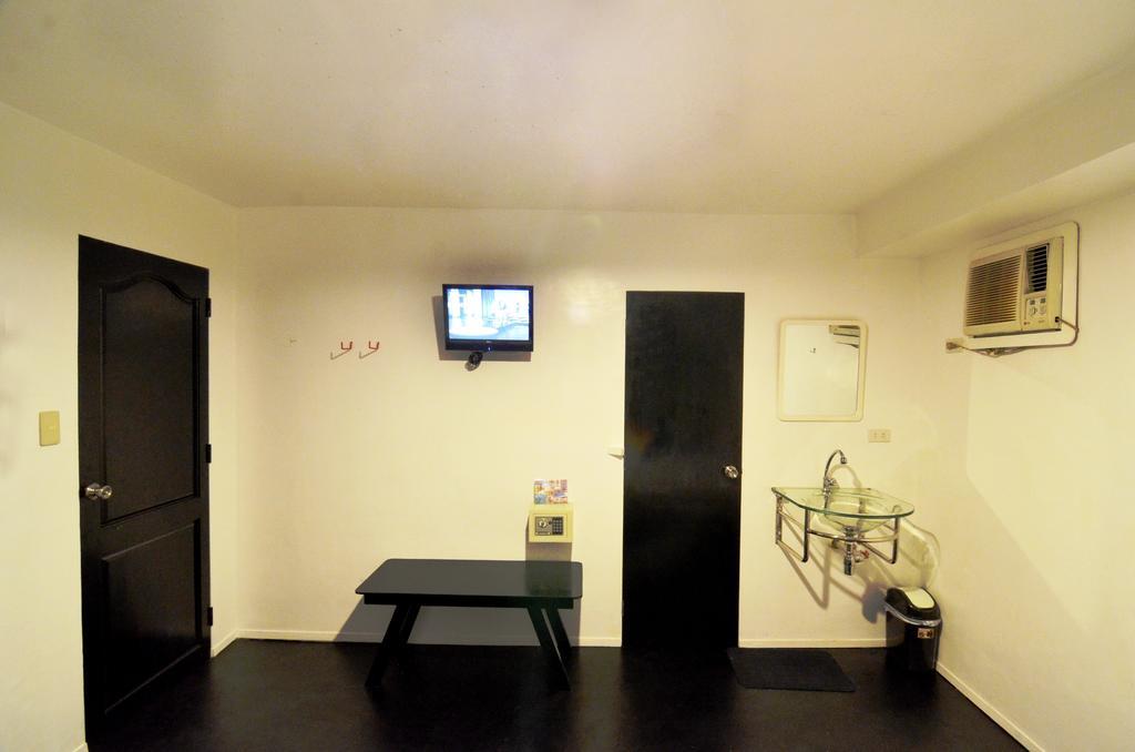 Island Nook Hotel Balabag  Extérieur photo