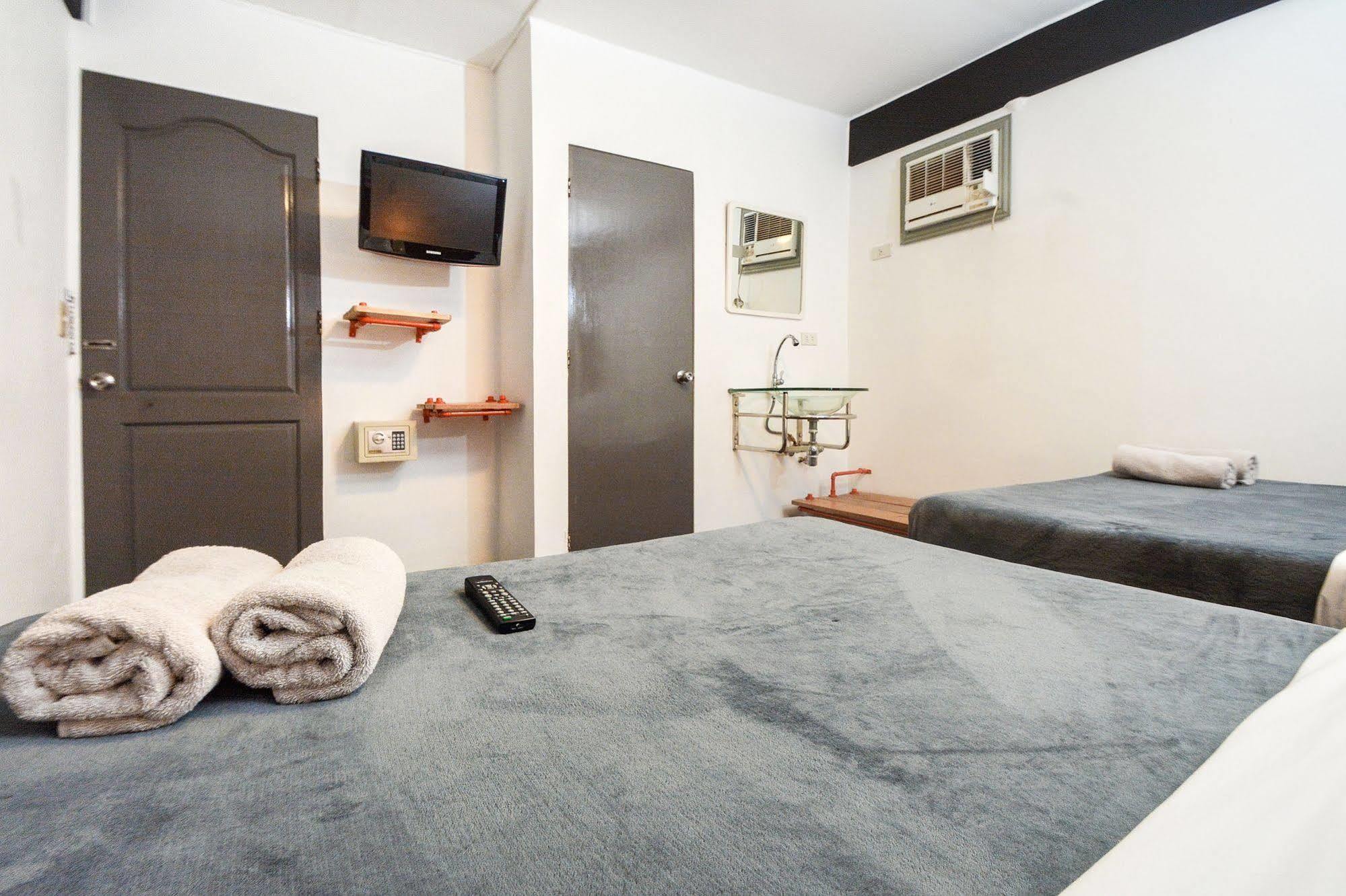 Island Nook Hotel Balabag  Extérieur photo
