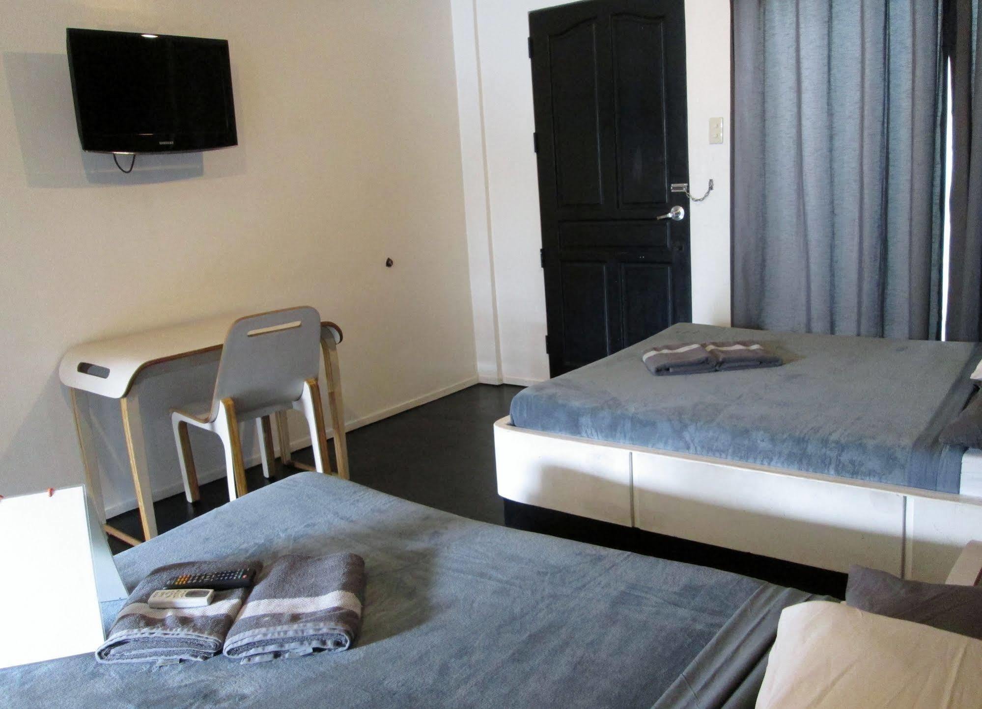 Island Nook Hotel Balabag  Extérieur photo
