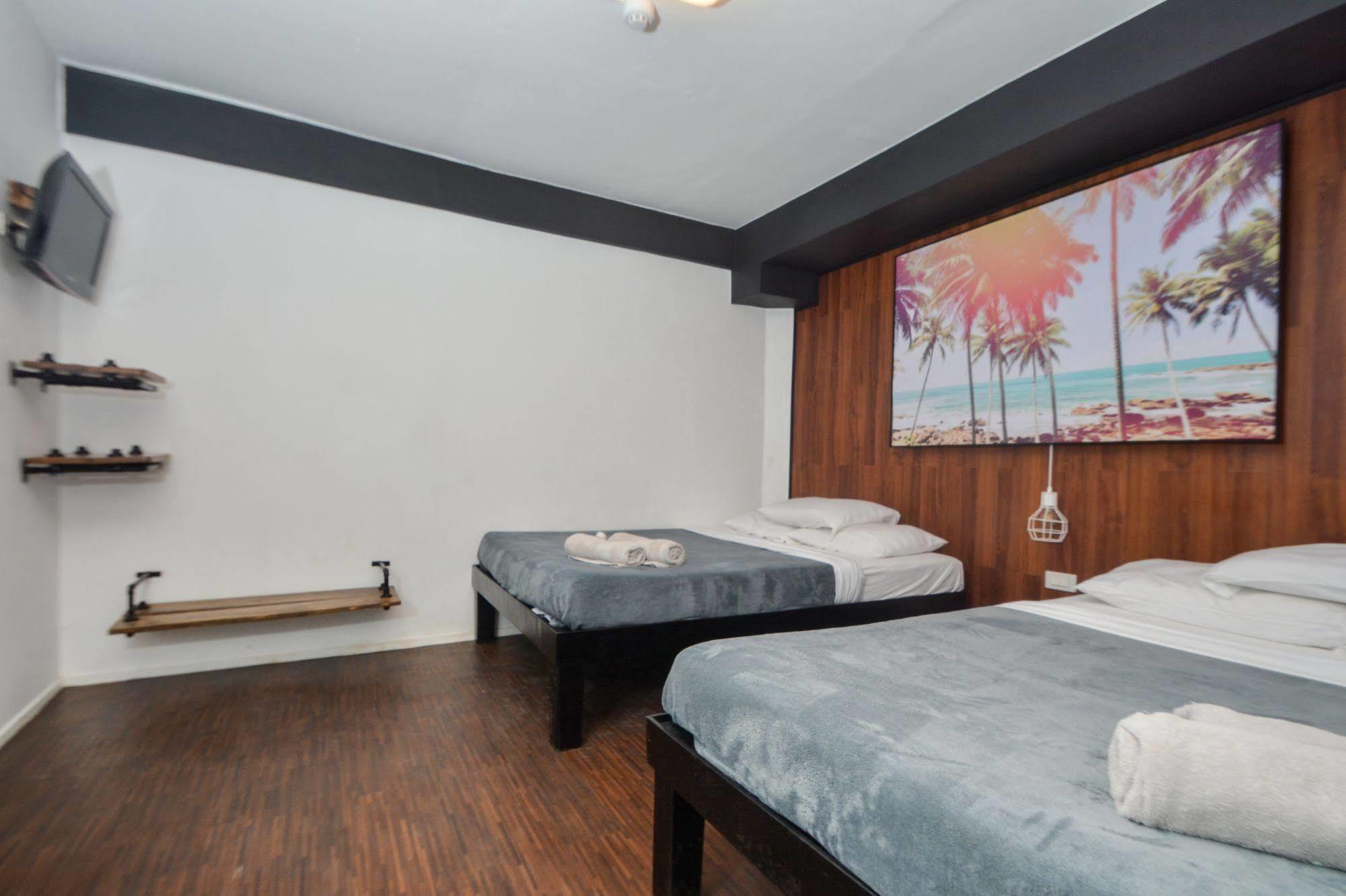 Island Nook Hotel Balabag  Extérieur photo